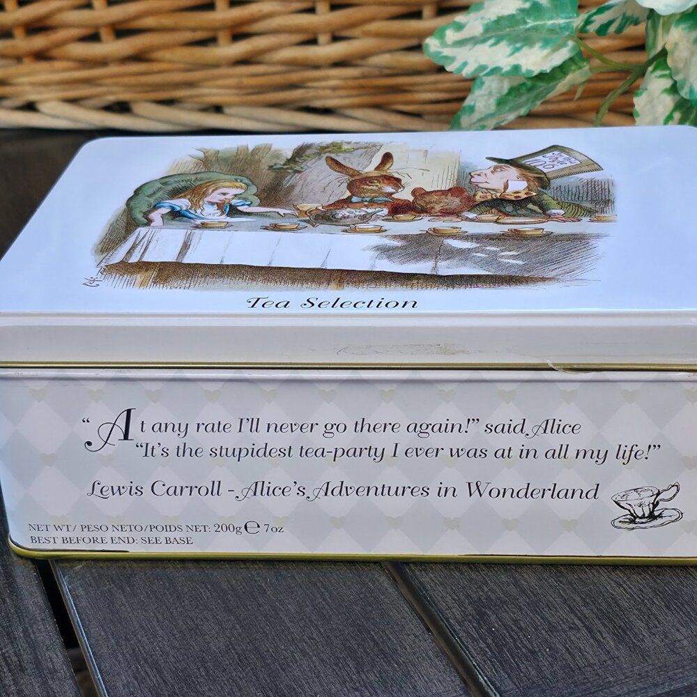 Alice Adventures in Wonderland empty metal tin - Picture 4 of 12